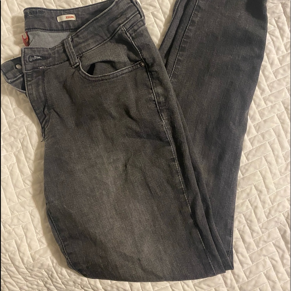 Arizona Jean Company washed Black Jeggings with cute ankle zipper detail